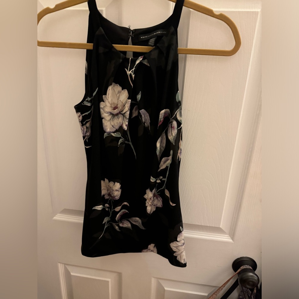 Like new White House Black Market floral tank top.